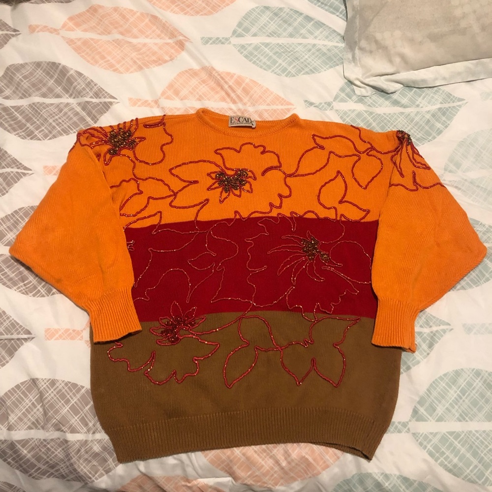 WOMEN'S ESCADA TOP SWEATER